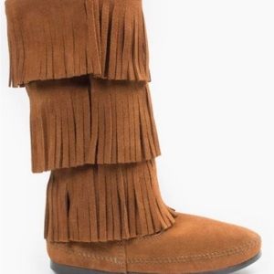 Minnetonka 3 later fringe boot size 7